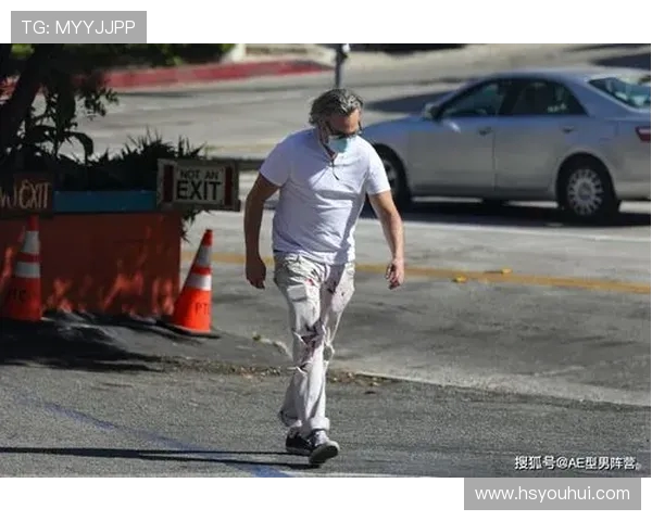 太阳官博晒今日球员穿搭 菲尼克斯型男风采展现引热议